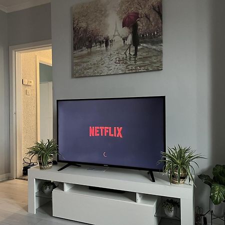 Captivating 2-Bed Apartment In Kirkcaldy Extérieur photo